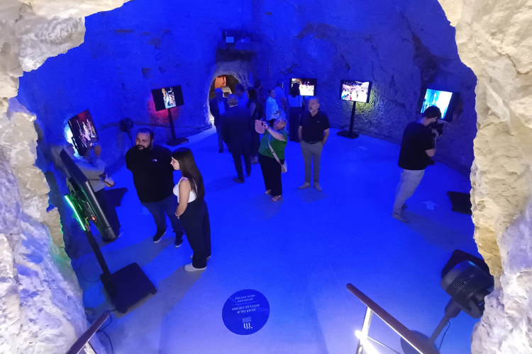 Ir a la noticia Arranca la exposición fotográfica “Nuestros desembarcos y desfiles” de la Federación de Moros y Cristianos de Alicante